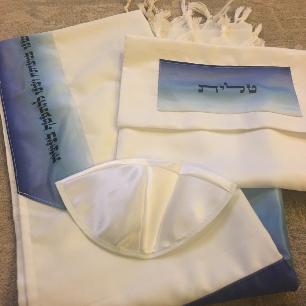 Gabrieli Handwoven Tallit. White with blue ombré pattern.